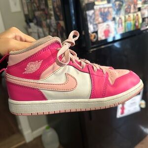 Girls Nike Air Jordan Retro 1 Pink